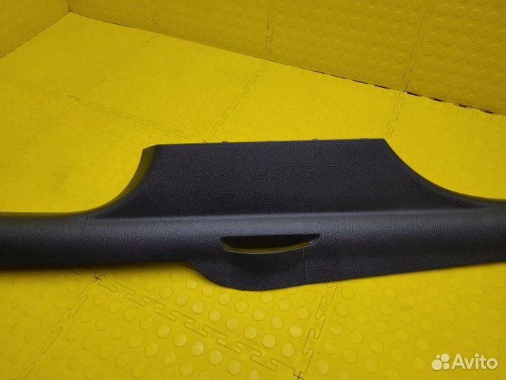 Накладка порога левая Skoda Octavia лифтбек A8 DJK
