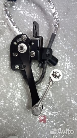 Датчик уровня подвески задний LC200/L (8940860020)