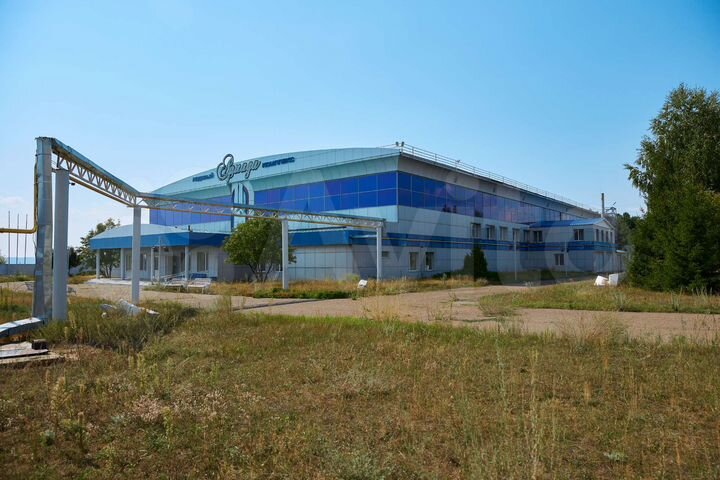 Здание, 16000 м²