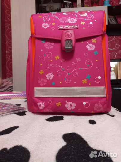 Школьный рюкзак один с бабочками абсолютно новый