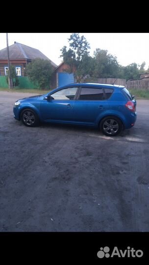 Kia Ceed 1.6 МТ, 2010, битый, 217 000 км