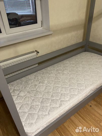 Детская кровать домик с матрасом