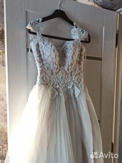 Свадебное платье фирменное 42-44 на рост 155-160