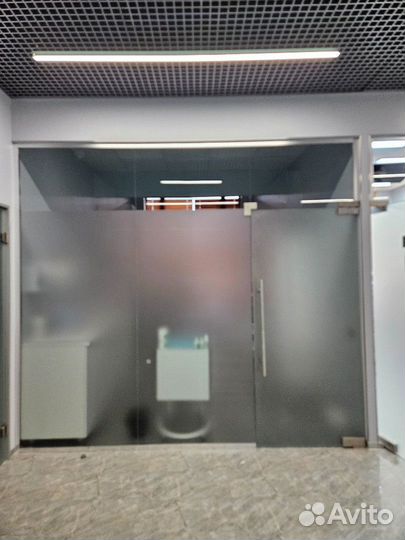 Стеклянные офисные перегородки