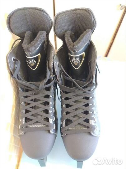 Коньки хоккейные