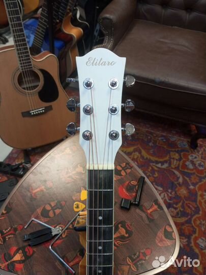 Акустическая гитара белая новая Elitaro