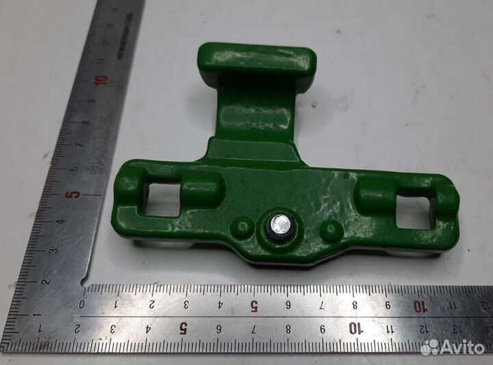 AH218548 Палец John Deere