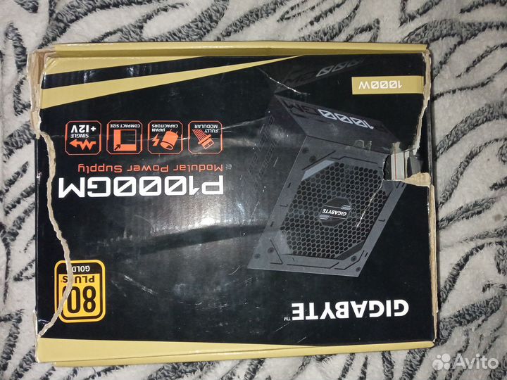 Блок питания gigabyte P1000GM