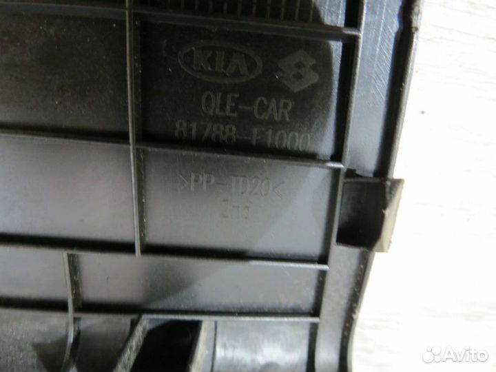 Заглушка правая Kia Sportage 4