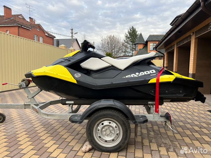 Продам гидроцикл BRP Spark 2-up 900 HO ACE IBR