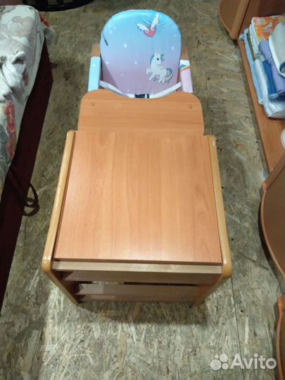 Детский стульчик для кормления деревянный