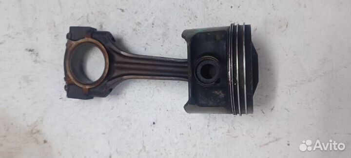 Поршень с шатуном Мерседес