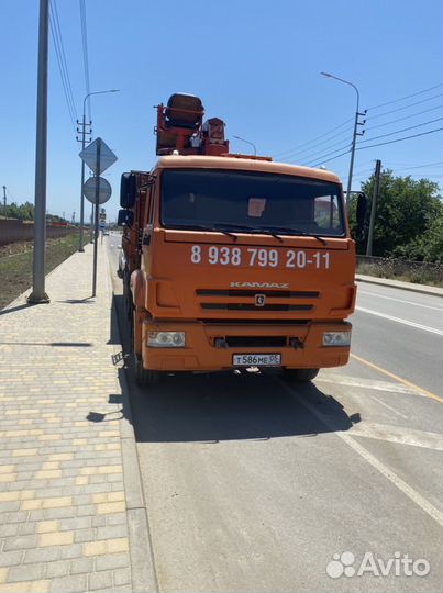 Кран манипулятор и самосвал