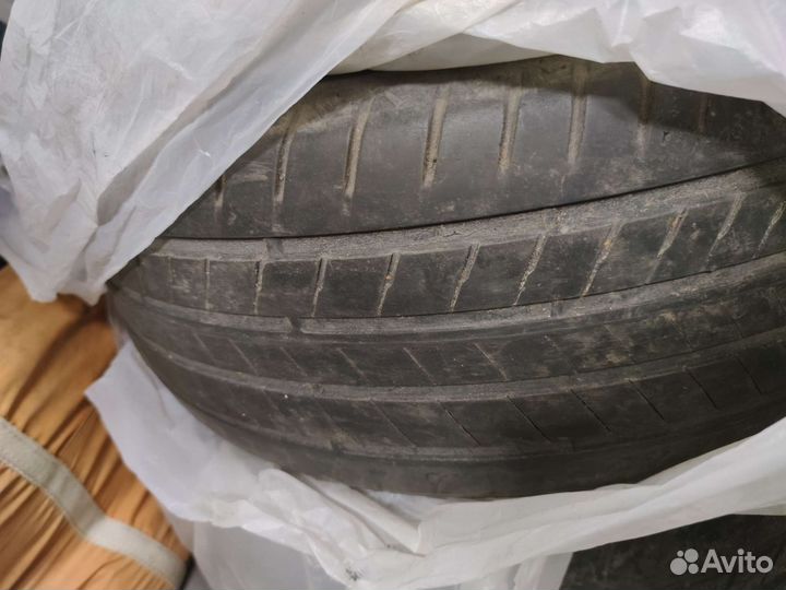 Bridgestone Alenza 001 245/50 R19