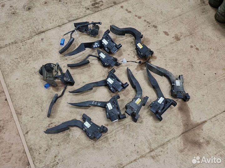 Педаль газа акселератора Opel Astra H Zafira B