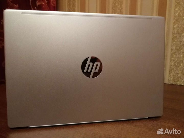 HP pavilion 13-an0077ur