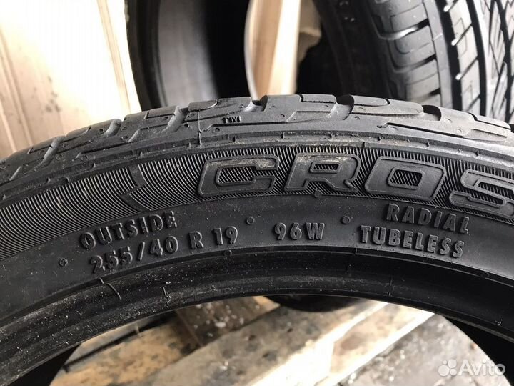 Continental ContiCrossContact UHP 255/40 R19 W