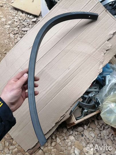 Накладка на крыло передняя левая Nissan Ter