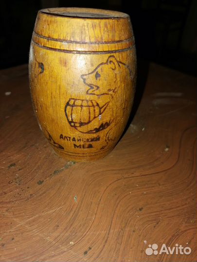 Деревянный бочонок с крышкой