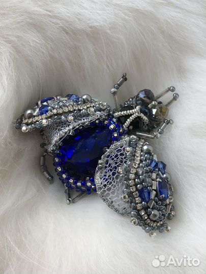 Брошь из бисера