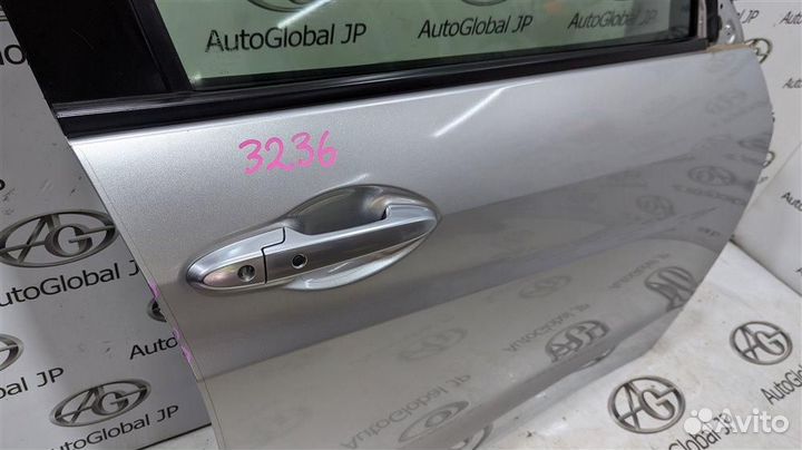 Дверь передняя правая Honda Vezel