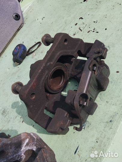 Саппорт тормозной бмв е90 е91 е92 е93