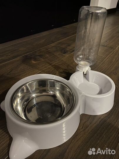 Миска с поилкой для животных