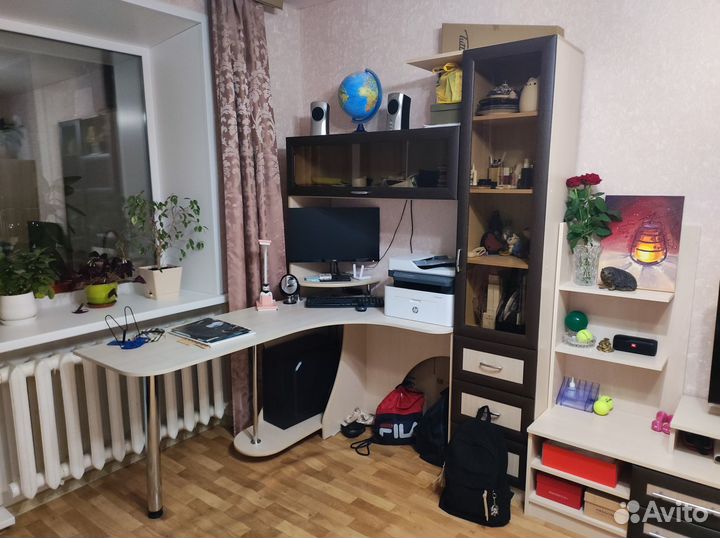 Письменный компьютерный угловой стол