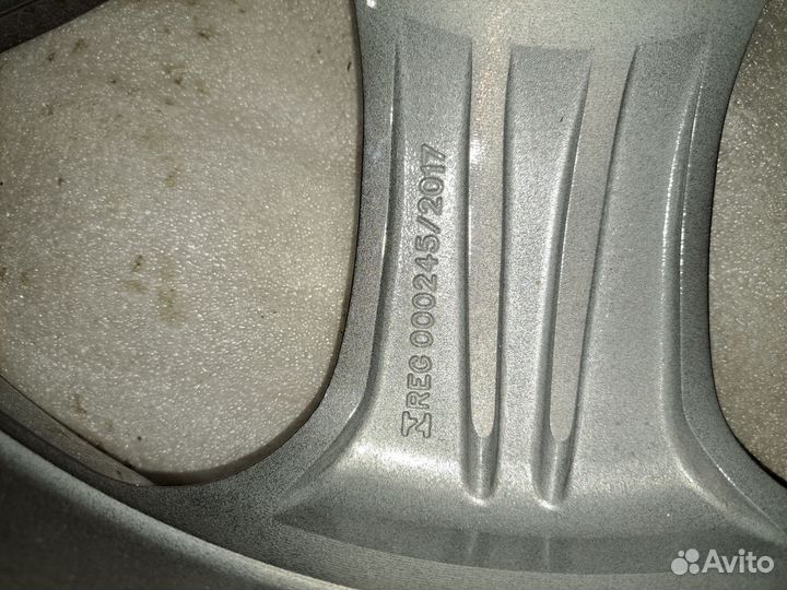 R18 Yokohama Ice Guard IG65 235/45, PCD 5x114.3 DIA 56