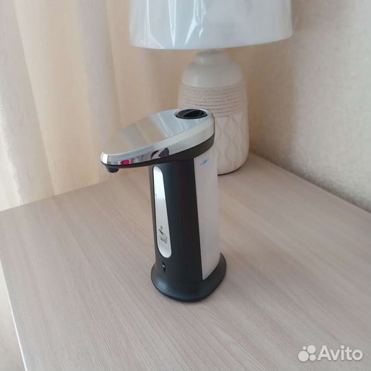 Диспенсер для жидкого мыла