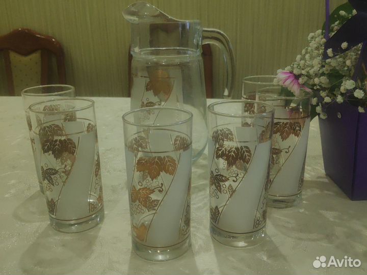 Графин с стаканами