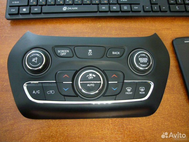 Блок управления климат-контроля Jeep Cherokee KL