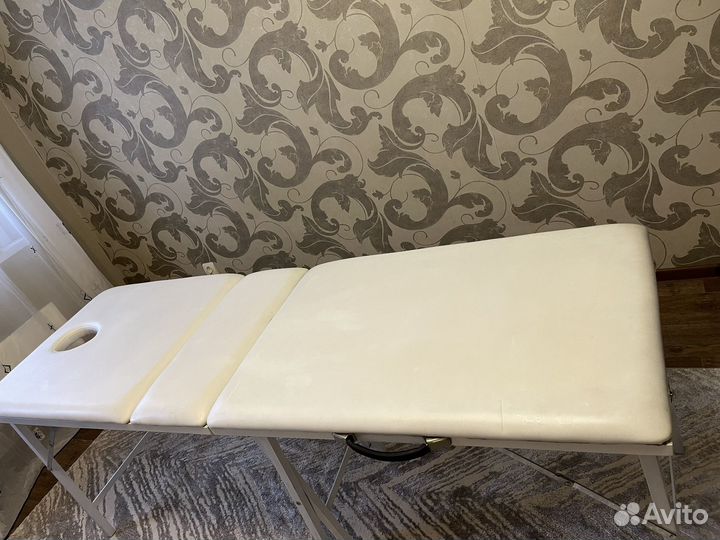 Массажная кушетка