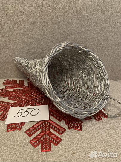 Товары для нового года: подсвечник, елка, снеговик