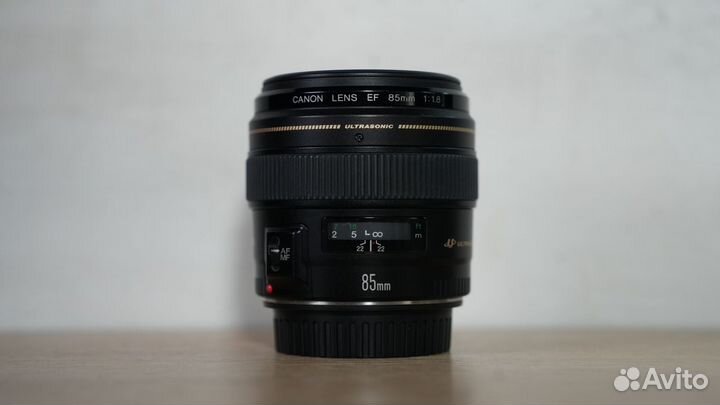 Объектив Canon EF 85mm f/1.8 USM бу