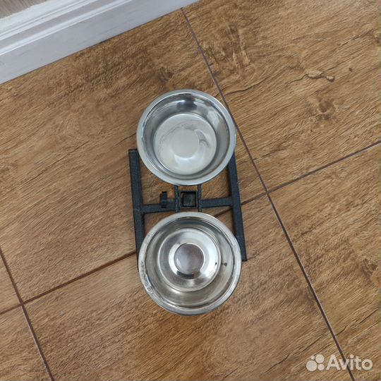 Миска для животных на подставке