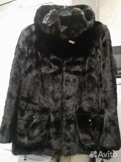 Полушубок из норки с капюшоном