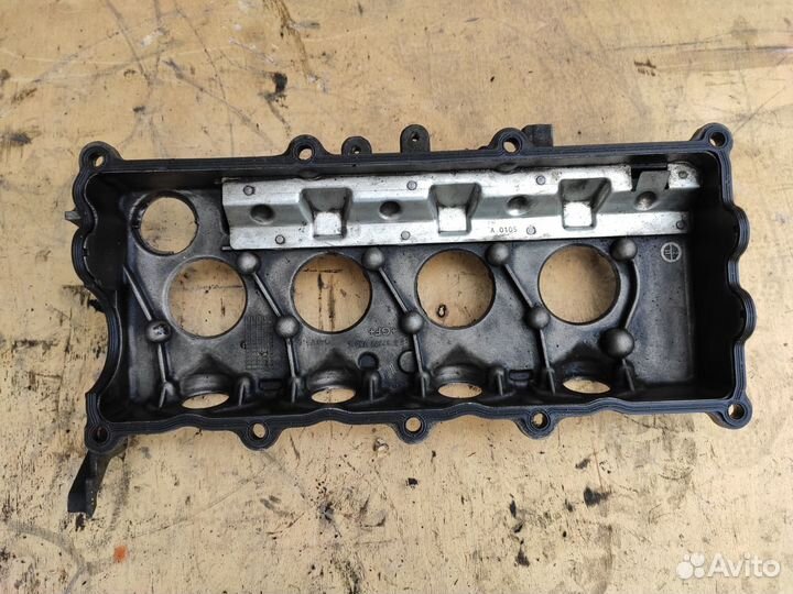 Крышка клапанная Z17DTH на Опель Астра Н