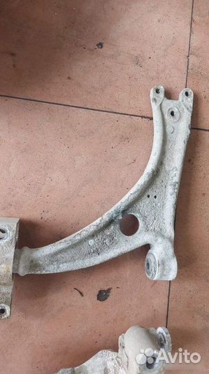 Рычаги передние Volkswagen Tiguan