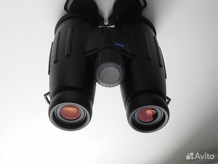 Бинокль Carl Zeiss Victory 10x42 T* FL