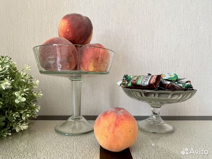 Ваза для фруктов на ножке цветное стекло СССР