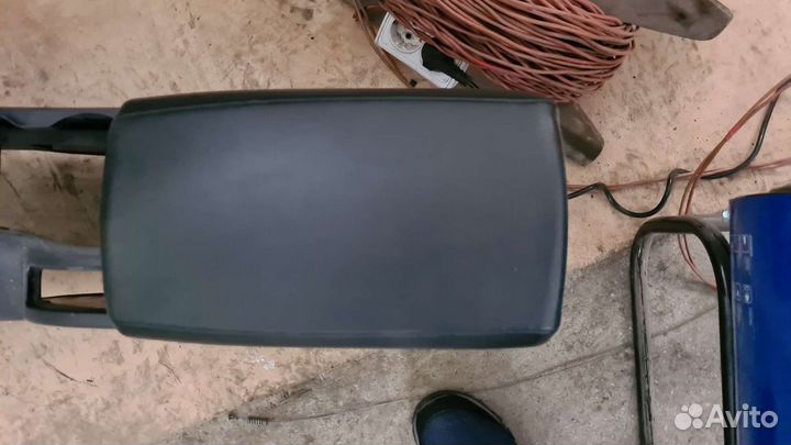 Подлокотник Nissan Qashqai j10 2012