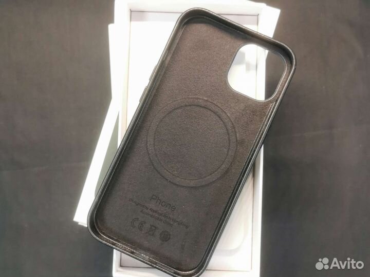 Накладка Apple iPhone 14