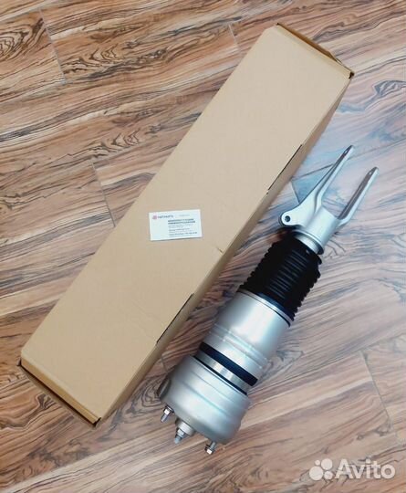 Пневмостойка Porsche Panamera передняя