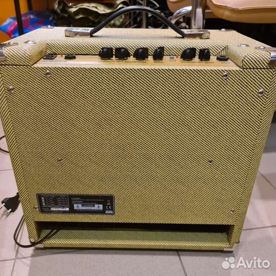 Гитарный комбоусилитель, Belcat V35G