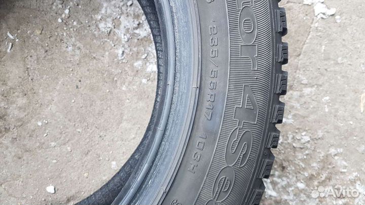 Goodyear Vector 4Seasons 235/55 R17