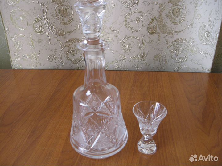 Графин рюмки