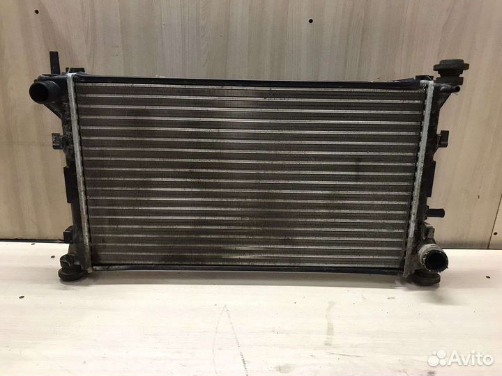 Радиатор охлаждения Ford focus 1 2,0