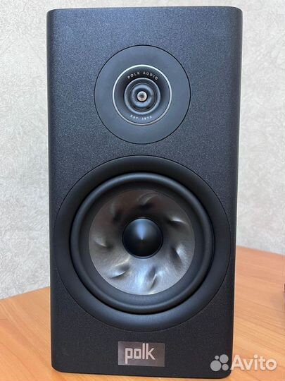 Топовая полочная акустика Polk audio r200