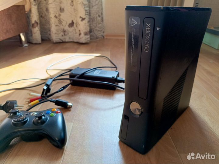 Xbox 360 + жёсткий диск с играми